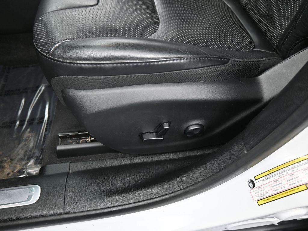 used 2019 Jeep Cherokee car, priced at $14,022