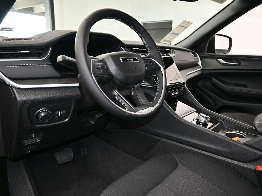 used 2024 Jeep Grand Cherokee car, priced at $27,999