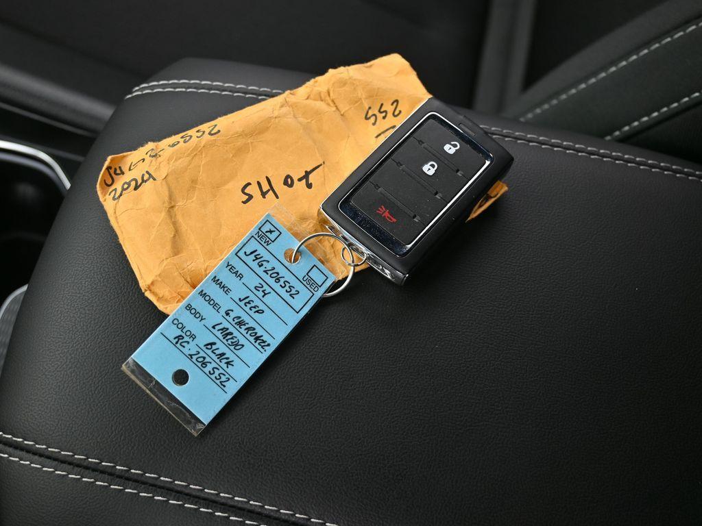 used 2024 Jeep Grand Cherokee car, priced at $27,999