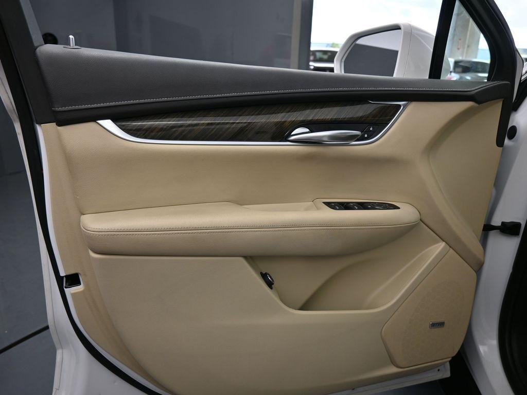 used 2019 Cadillac XT5 car, priced at $18,834