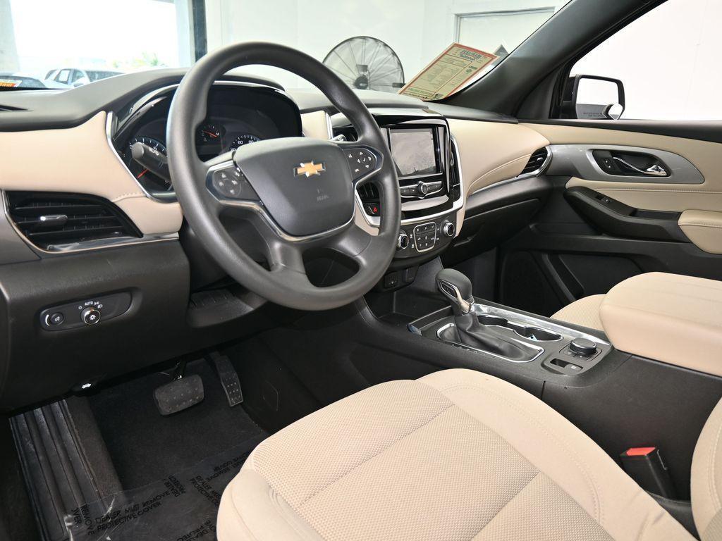 used 2023 Chevrolet Traverse car, priced at $22,995