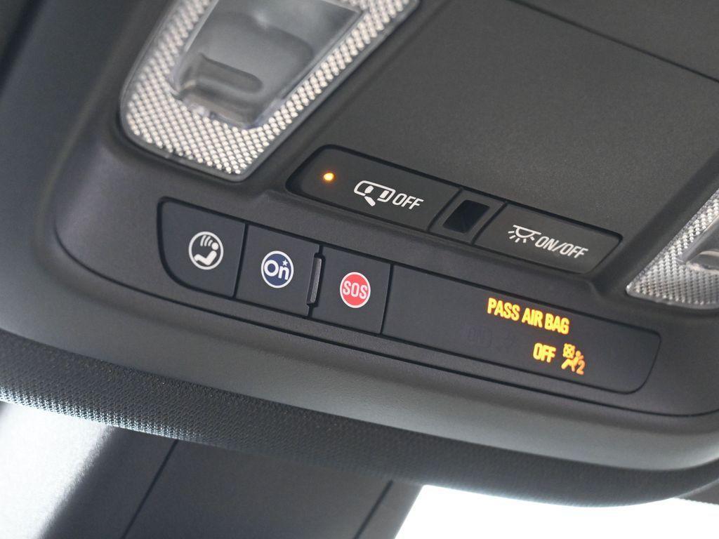 used 2023 Chevrolet Traverse car, priced at $22,995