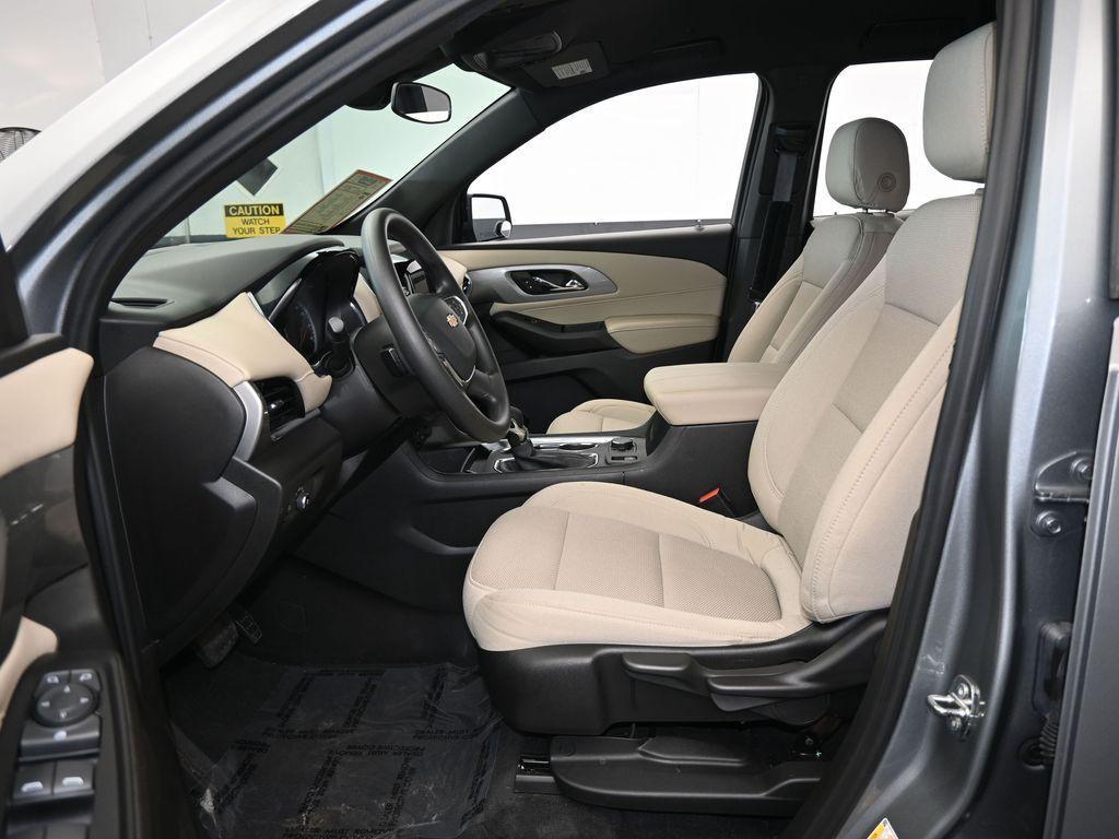 used 2023 Chevrolet Traverse car, priced at $22,995