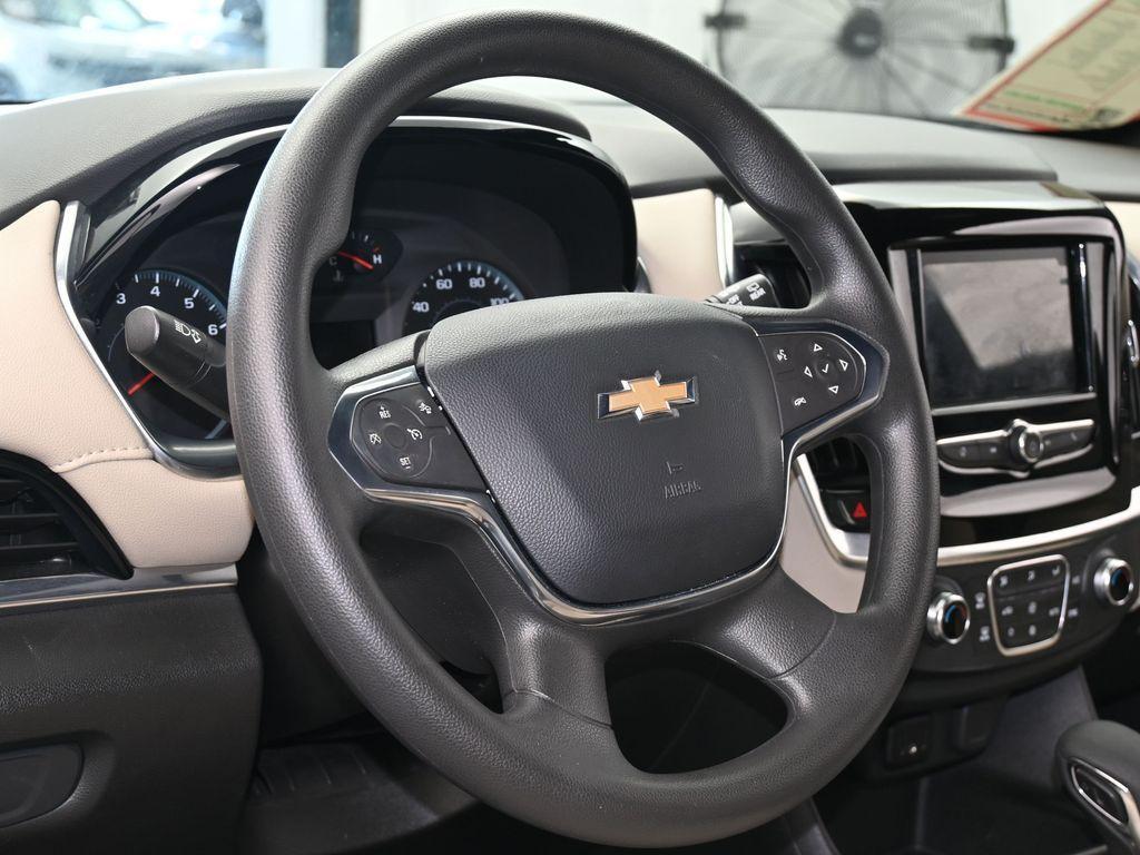 used 2023 Chevrolet Traverse car, priced at $22,995