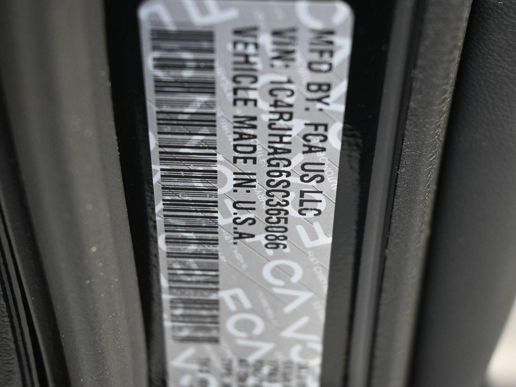 new 2025 Jeep Grand Cherokee car