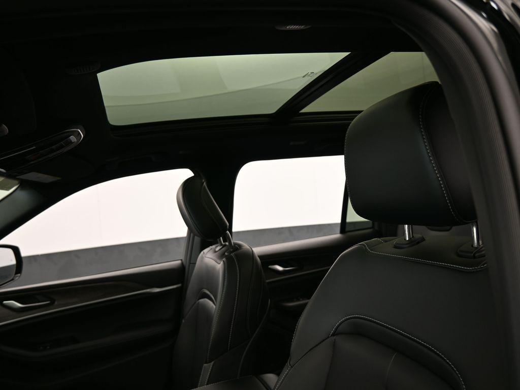 new 2025 Jeep Grand Cherokee car