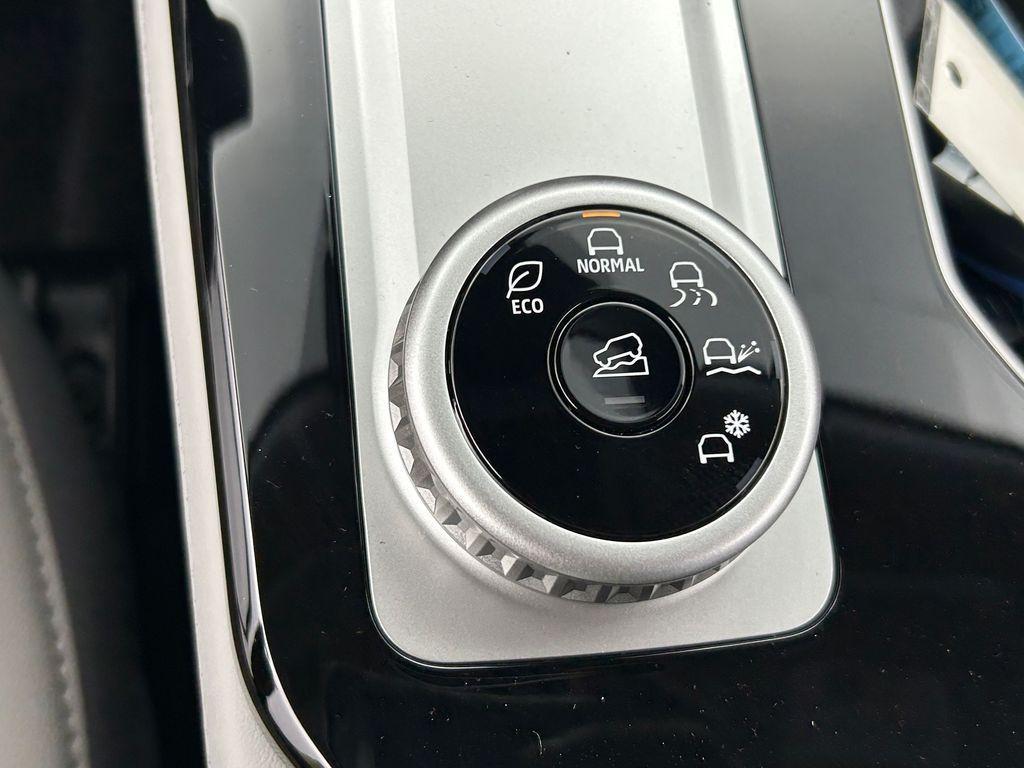 new 2026 Mitsubishi Outlander car, priced at $39,270