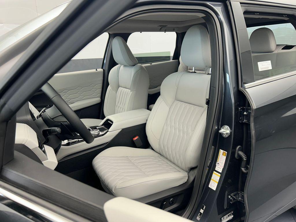 new 2026 Mitsubishi Outlander car, priced at $39,270