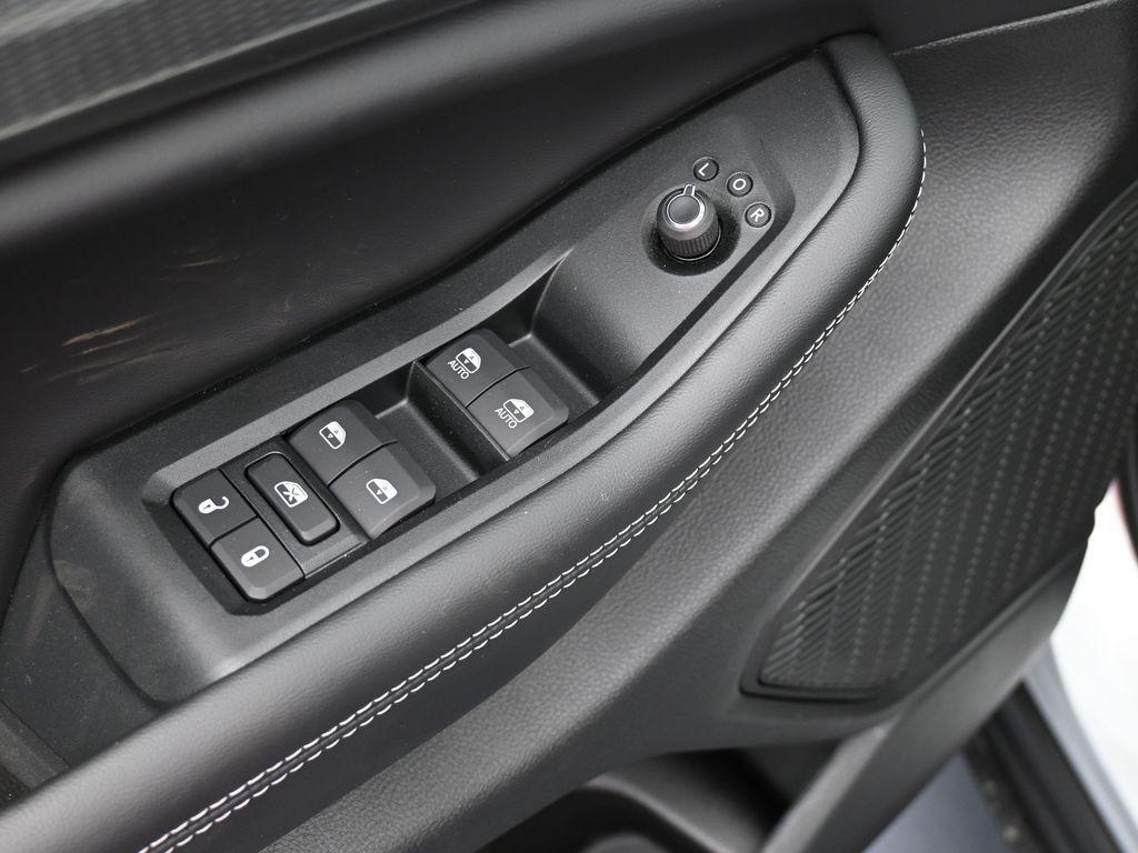 new 2025 Jeep Grand Cherokee car, priced at $45,330