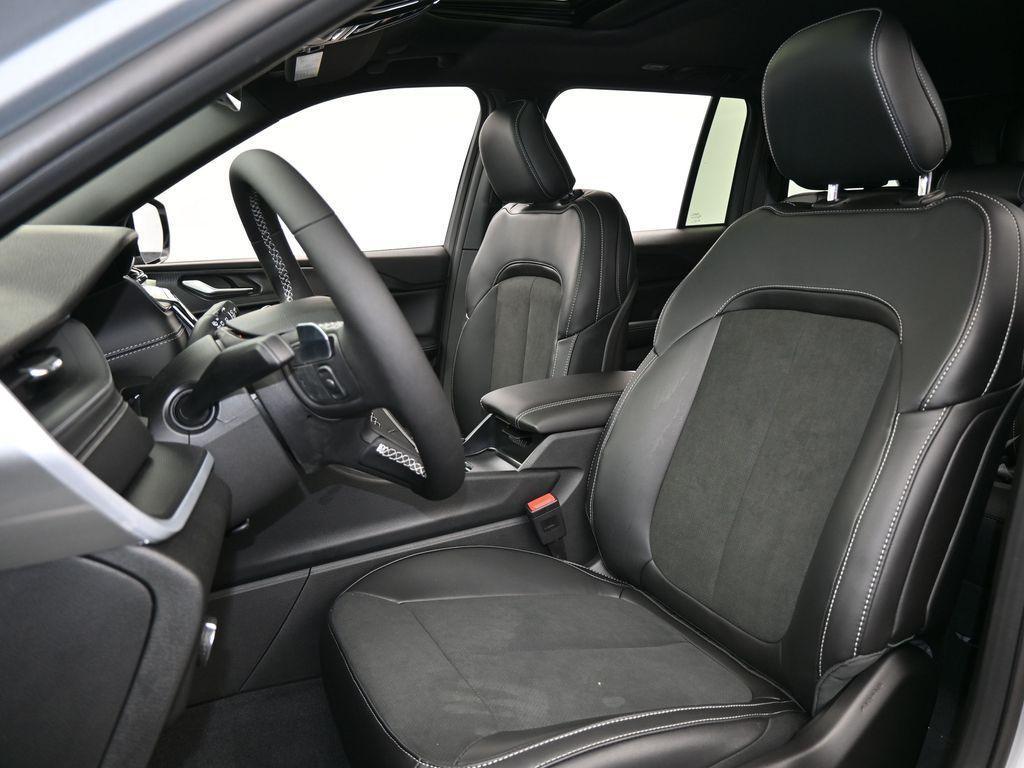 new 2025 Jeep Grand Cherokee car, priced at $45,330