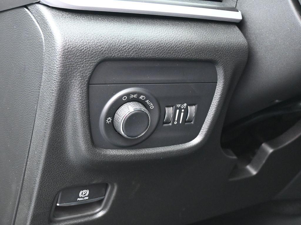 new 2025 Jeep Grand Cherokee car, priced at $45,330