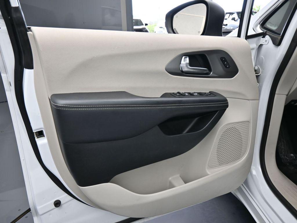 used 2023 Chrysler Pacifica car, priced at $22,887