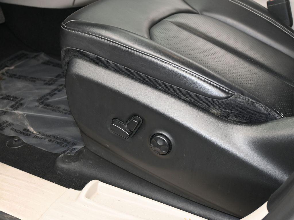used 2023 Chrysler Pacifica car, priced at $22,887