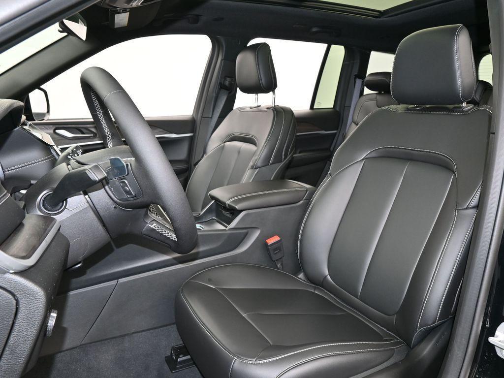 new 2026 Jeep Grand Cherokee car, priced at $48,805