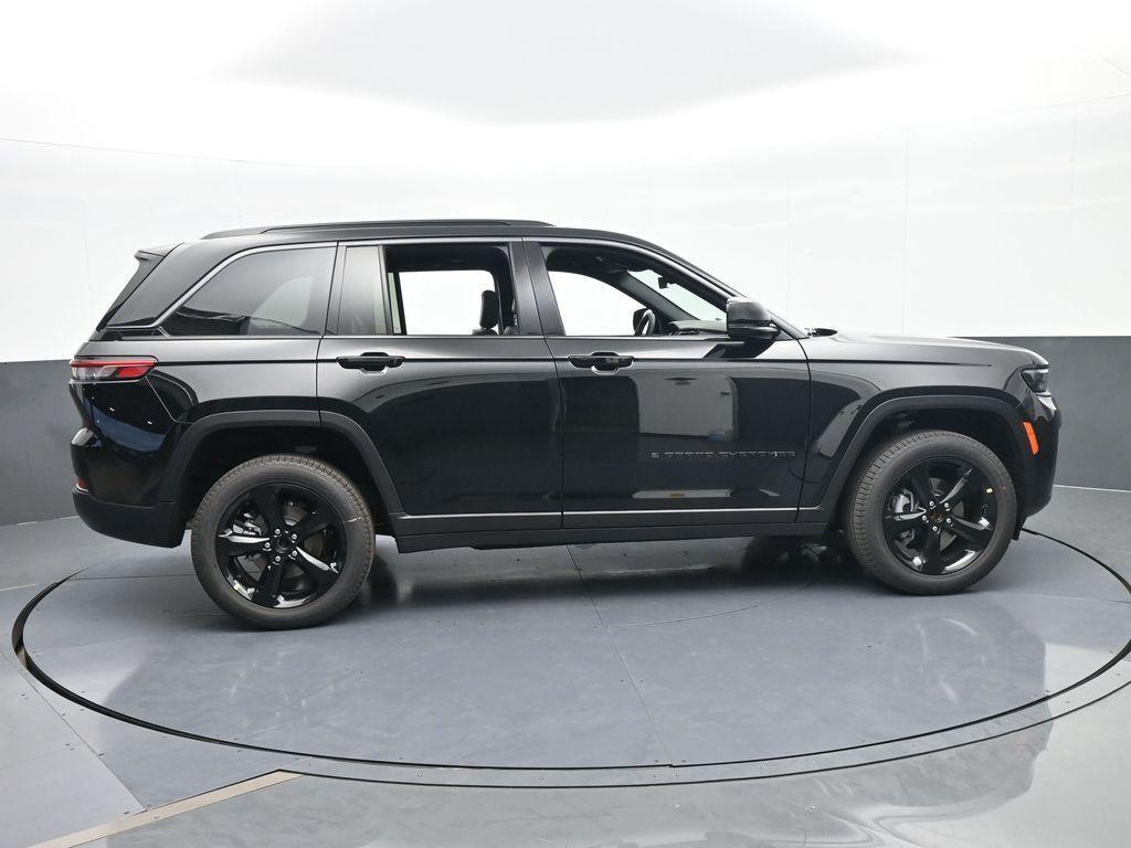 new 2026 Jeep Grand Cherokee car, priced at $48,805