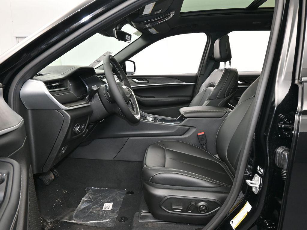 new 2026 Jeep Grand Cherokee car, priced at $48,805