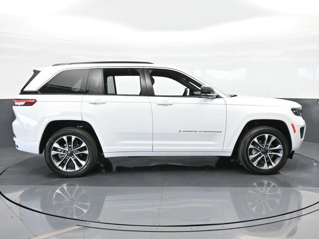 used 2024 Jeep Grand Cherokee car, priced at $44,401