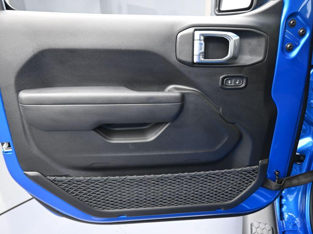 new 2026 Jeep Wrangler car, priced at $46,535