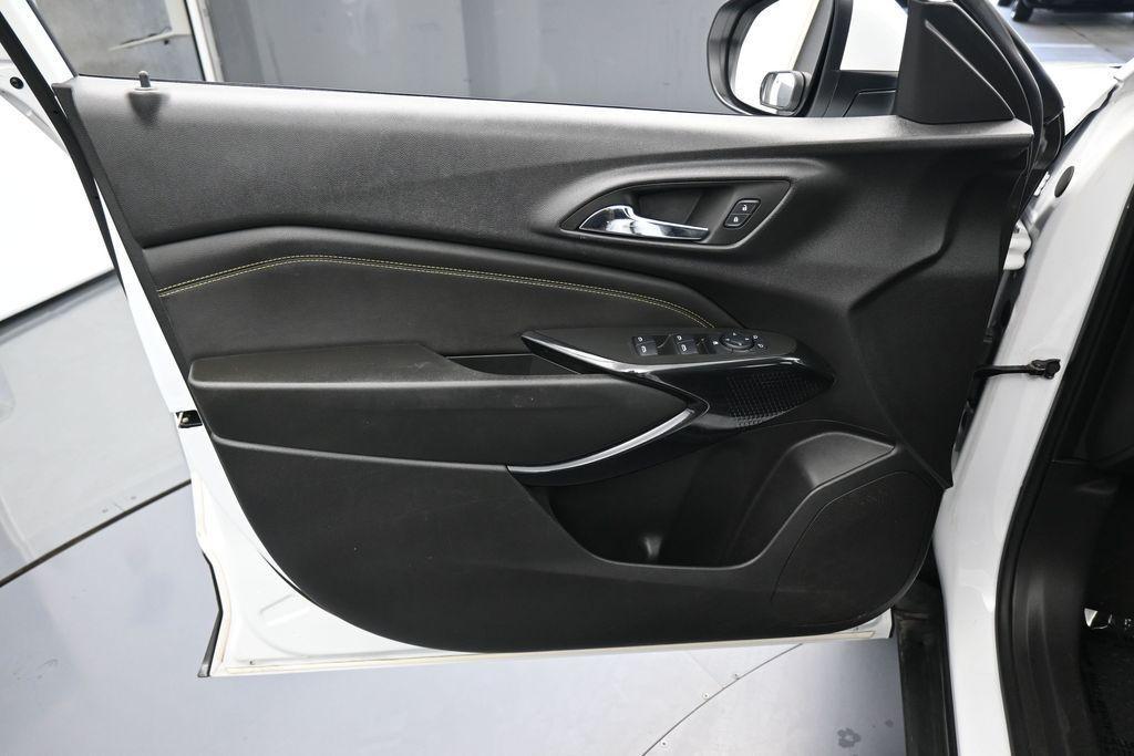 used 2024 Chevrolet Trax car, priced at $18,321