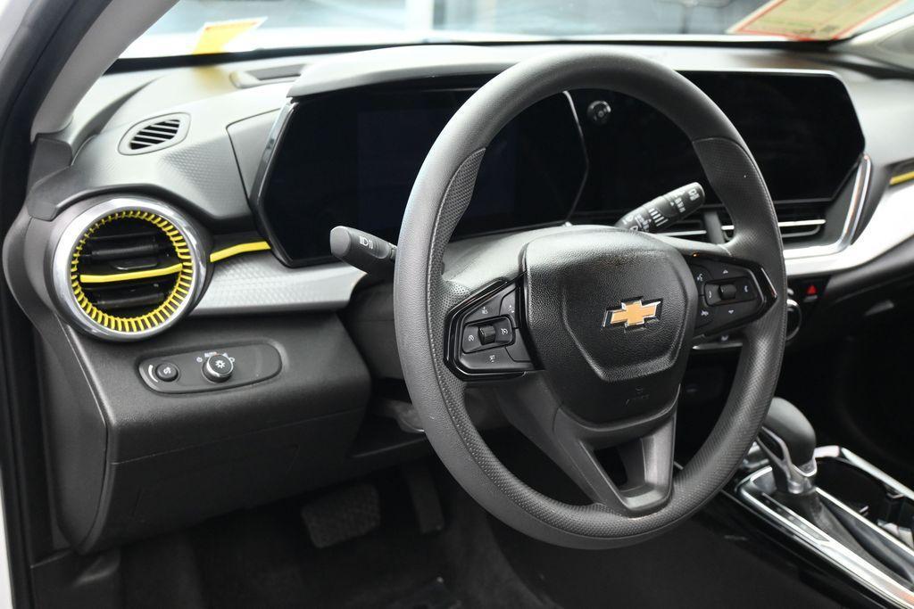 used 2024 Chevrolet Trax car, priced at $18,321