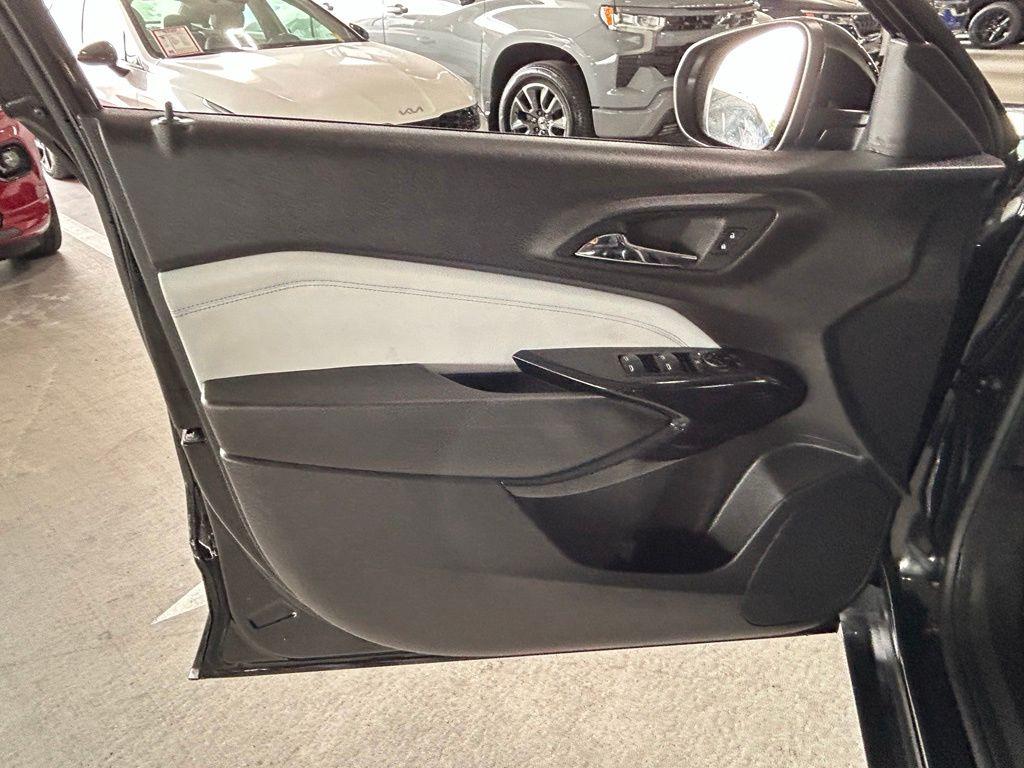 used 2025 Chevrolet Trax car, priced at $18,198