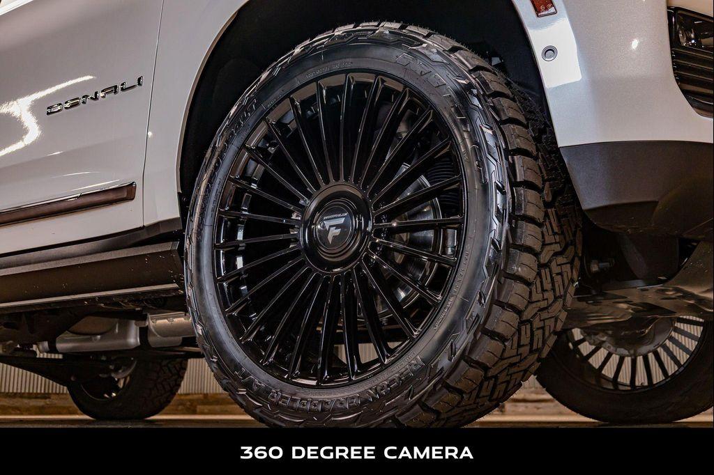 used 2025 GMC Yukon car, priced at $103,990