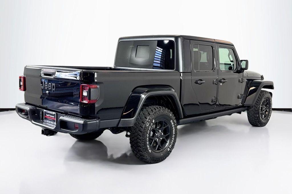 used 2025 Jeep Gladiator car, priced at $38,444