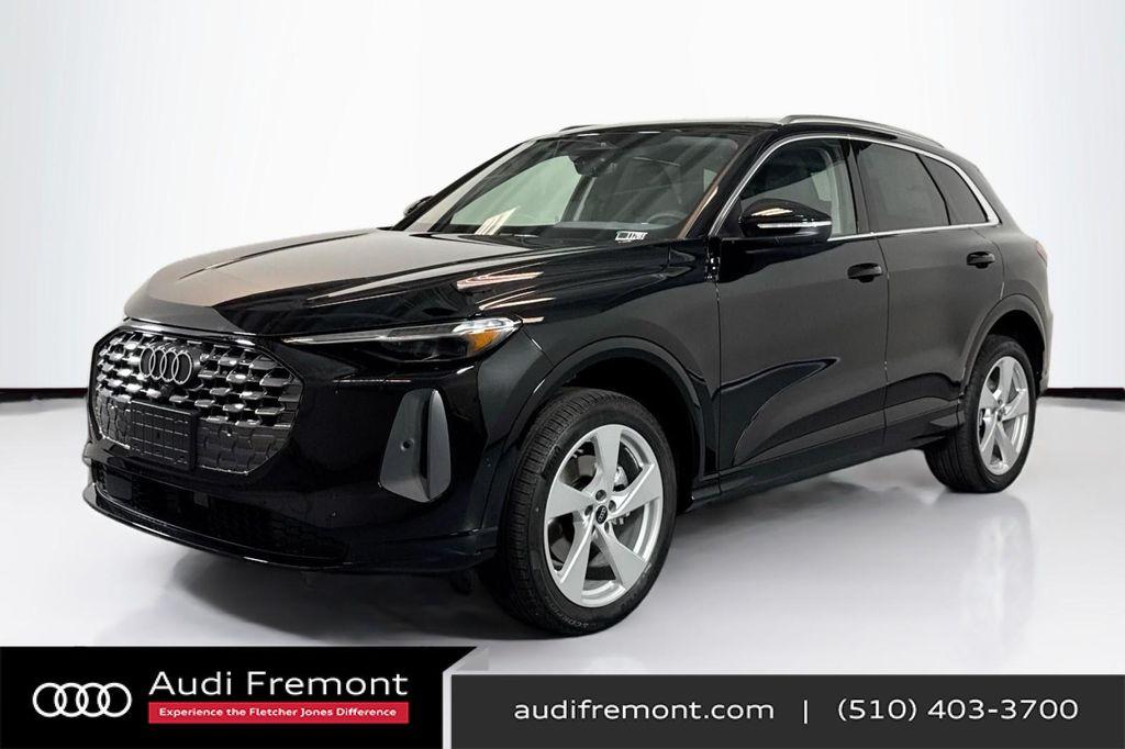 new 2025 Audi Q5 car, priced at $59,940