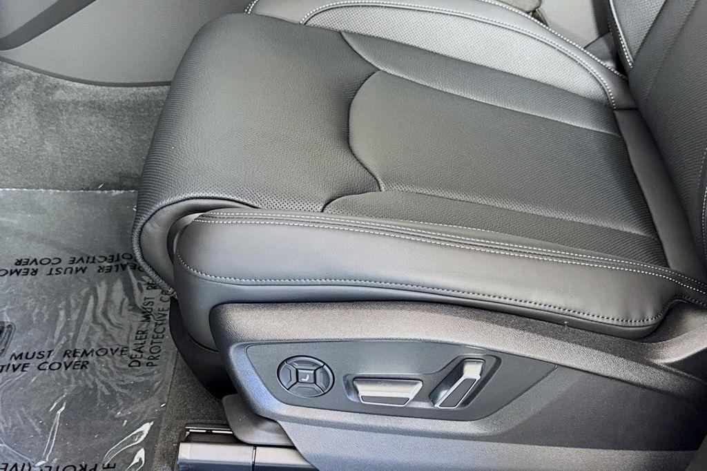 new 2025 Audi Q7 car, priced at $82,160
