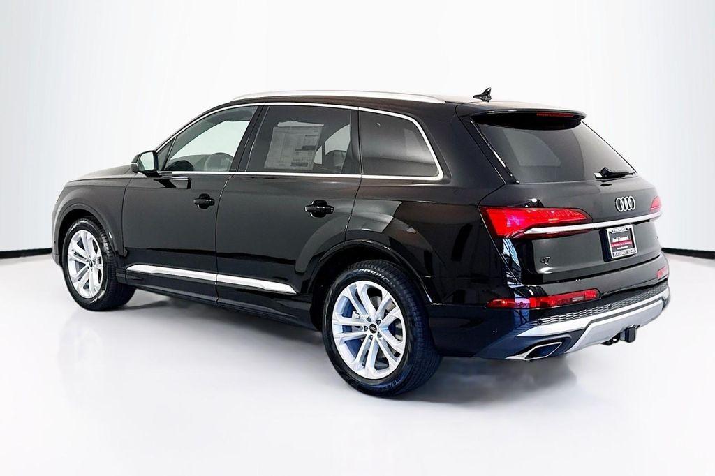 new 2025 Audi Q7 car, priced at $82,160