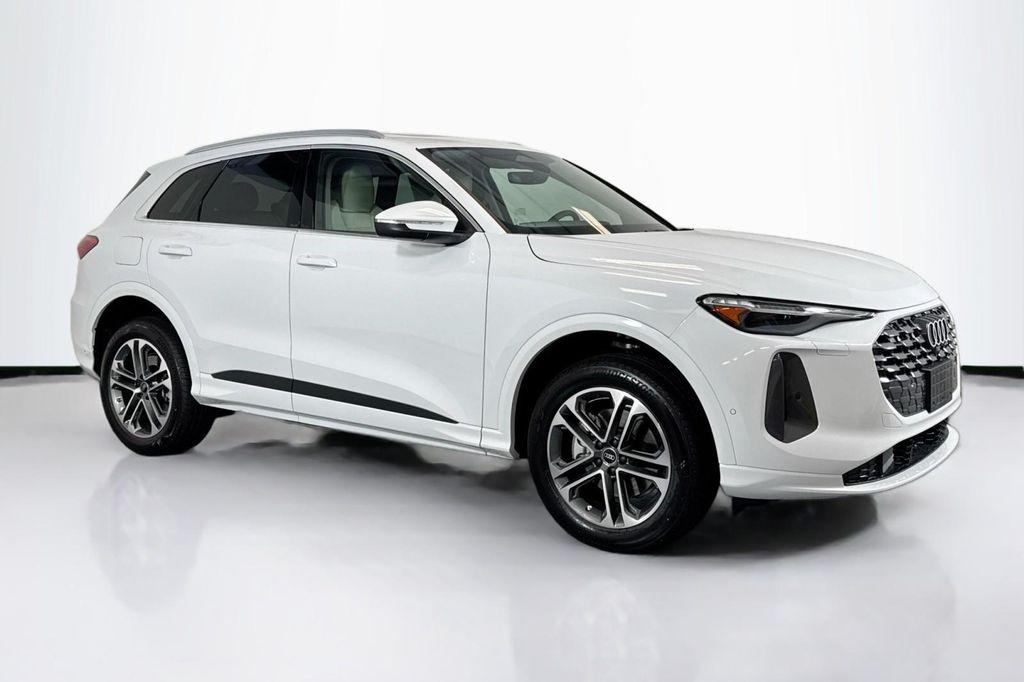 new 2025 Audi Q5 car, priced at $59,140