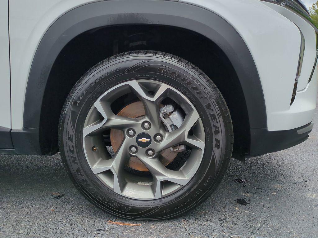 used 2025 Chevrolet Trax car, priced at $19,536