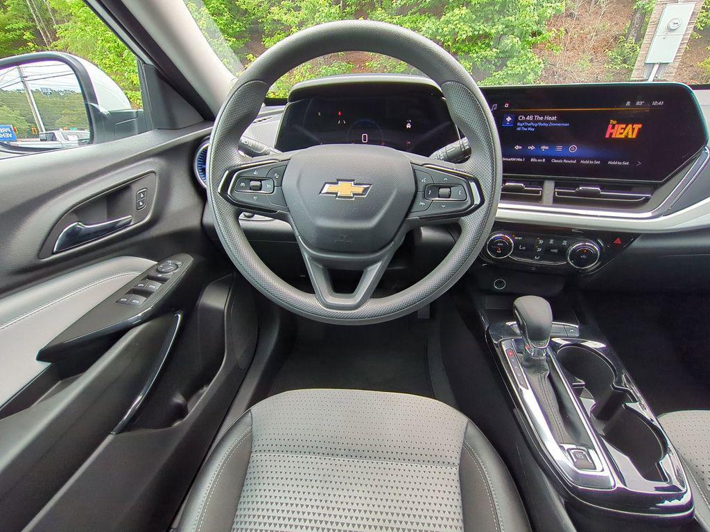 used 2025 Chevrolet Trax car, priced at $19,536