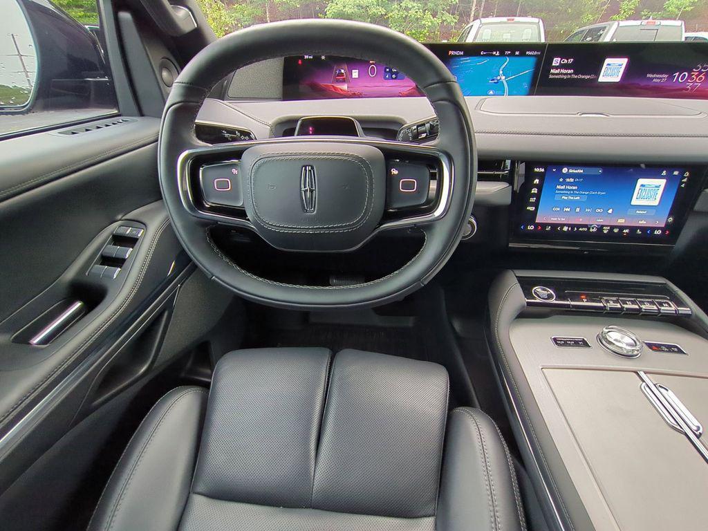 used 2025 Lincoln Navigator car, priced at $87,789