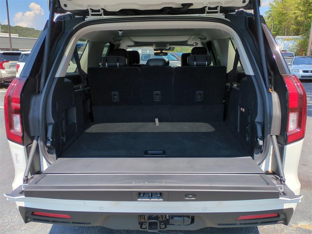 new 2025 Ford Expedition Max car, priced at $70,184