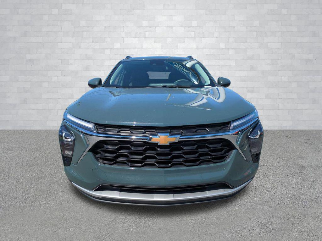 used 2025 Chevrolet Trax car, priced at $19,583