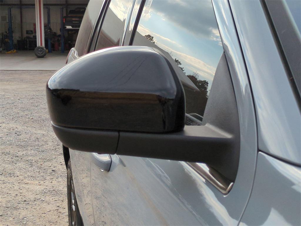 new 2025 Ford Expedition car, priced at $59,254