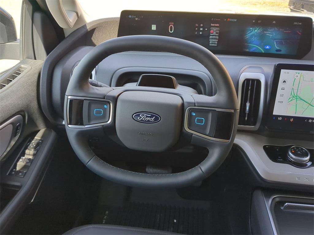 new 2025 Ford Expedition car, priced at $80,999