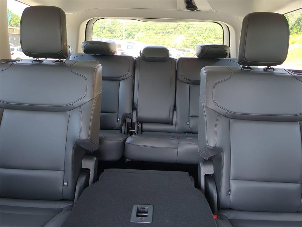 new 2025 Ford Expedition car, priced at $80,999