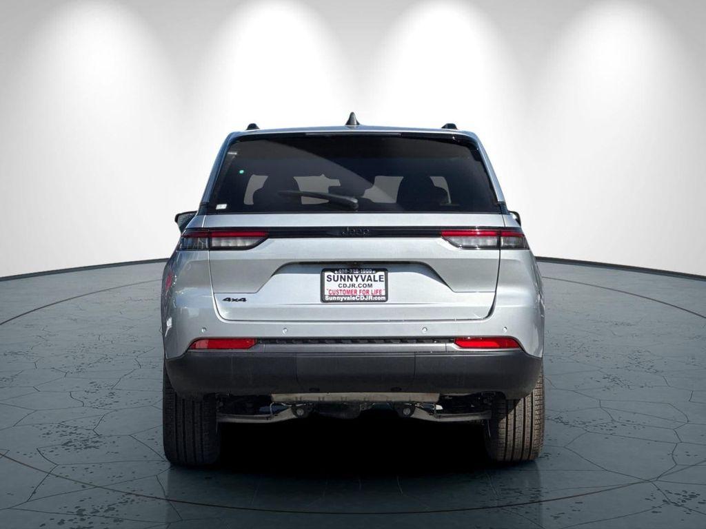 new 2026 Jeep Grand Cherokee car, priced at $51,800