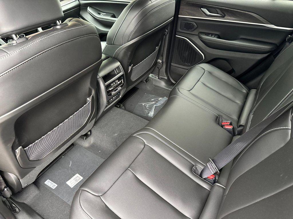 new 2026 Jeep Grand Cherokee car, priced at $50,805