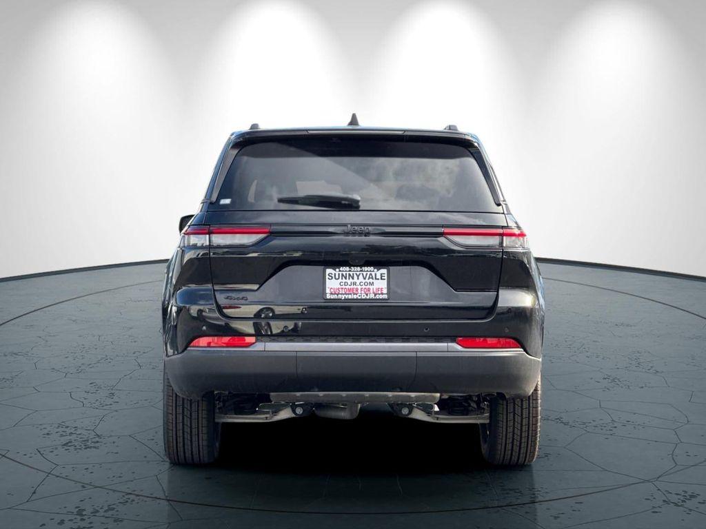 new 2026 Jeep Grand Cherokee car, priced at $48,250