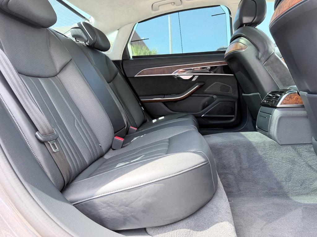 Audi A8 view 33