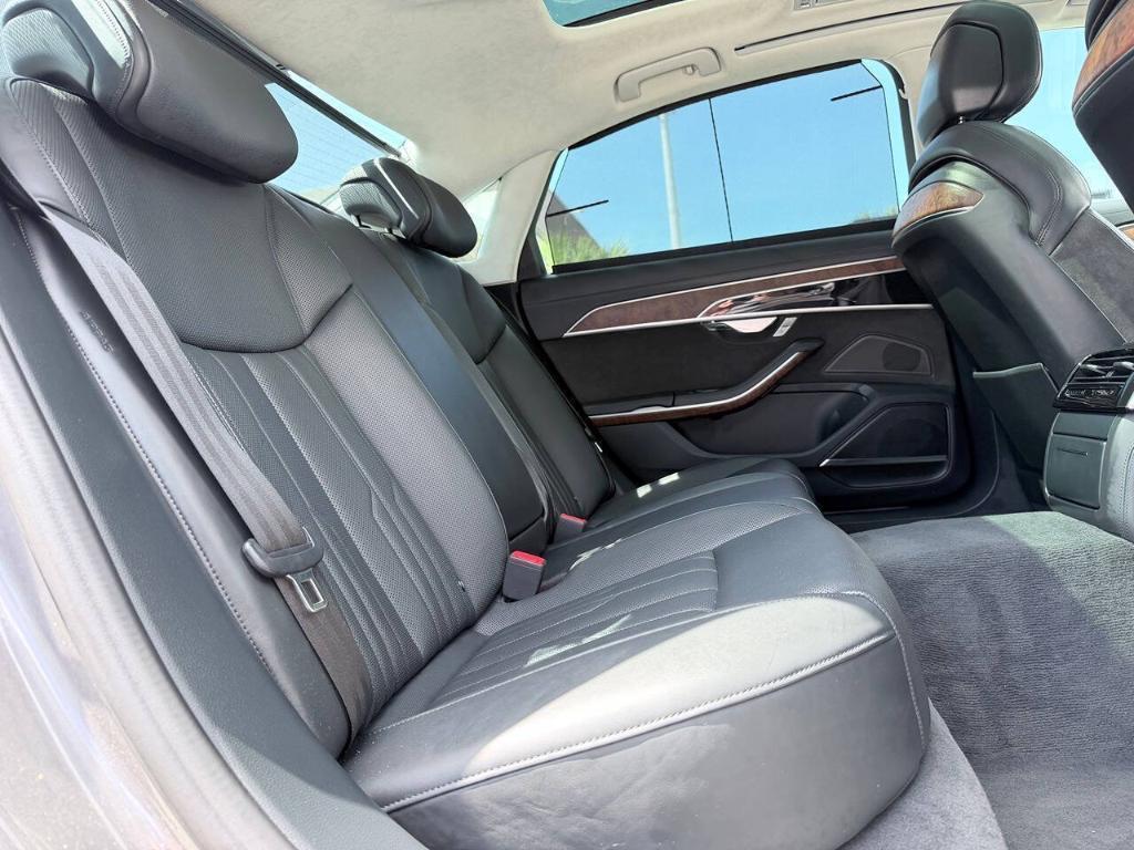 Audi A8 view 34