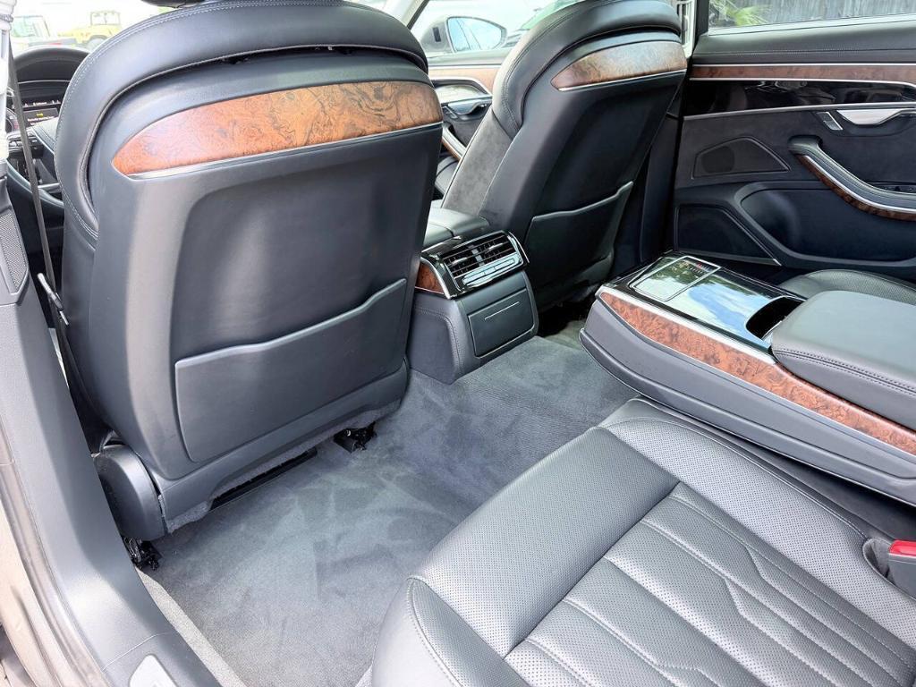 Audi A8 view 27