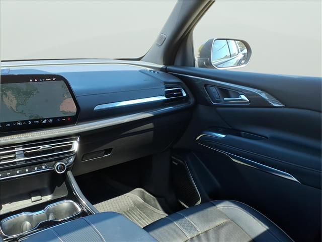 used 2025 Chevrolet Traverse car, priced at $46,895