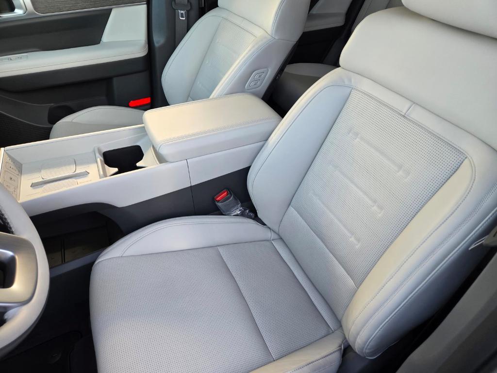 new 2025 Hyundai SANTA FE HEV car, priced at $49,050