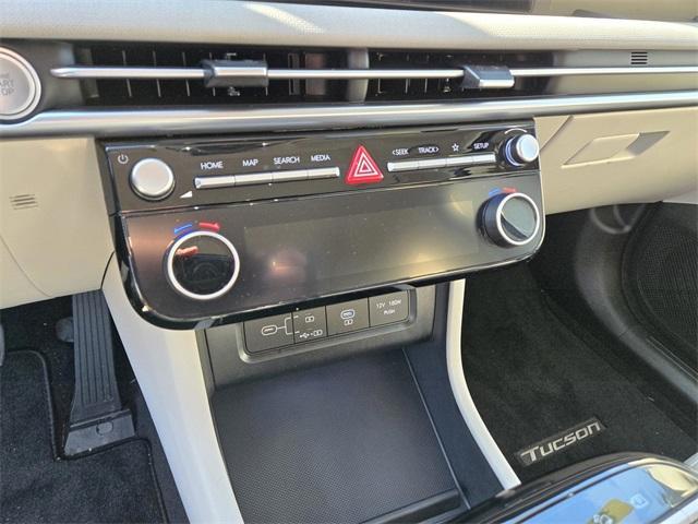 new 2025 Hyundai TUCSON Hybrid car, priced at $39,060