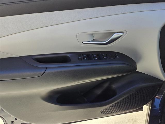 new 2025 Hyundai TUCSON Hybrid car, priced at $39,060