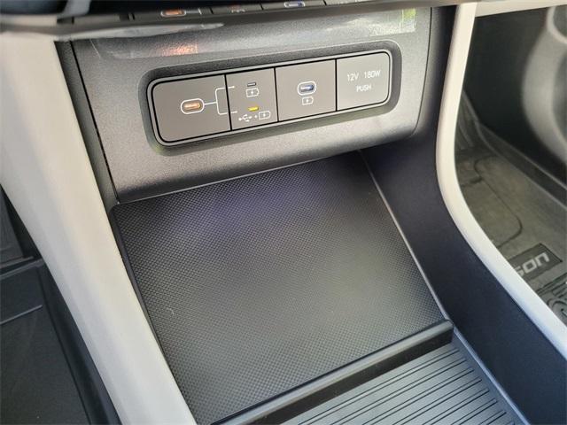 new 2025 Hyundai TUCSON Hybrid car, priced at $39,060